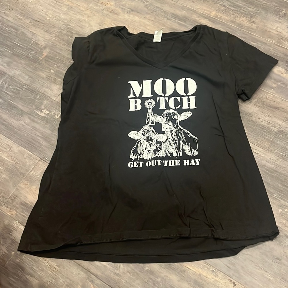 🛍️5 for 25🛍️Women’s cow shirt size XXL